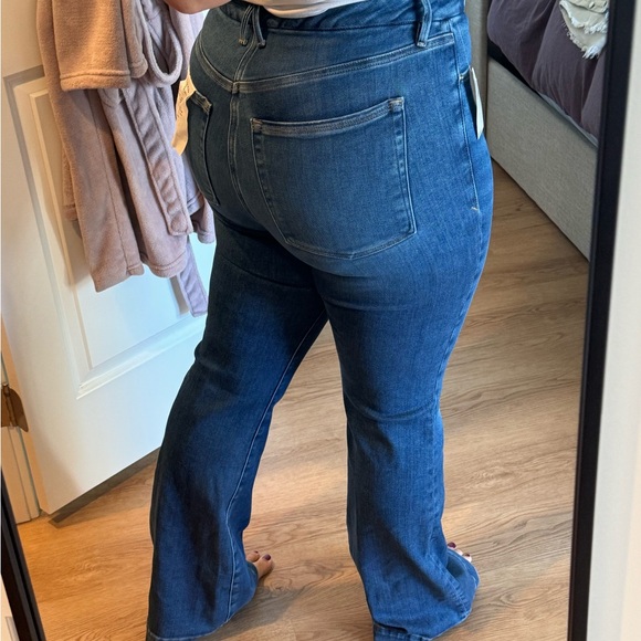 Good American Flare Jeans - Picture 2 of 5